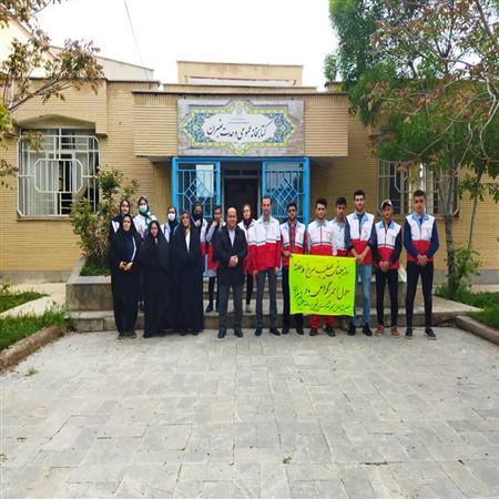 بازدیدجوانان هلال احمراز کتابخانه